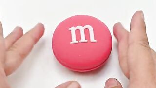 Satisfying Video l Kinetic Sand Rainbow M&M Chocolate Candy Cutting ASMR #55 Zon Zon