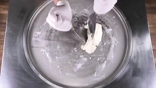 Kit Kat Ice Cream Rolls - how to make KitKat White Chocolate Bites to fried Ice Cream | Food ASMR