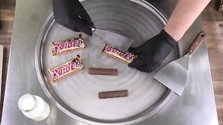 Raider Ice Cream Rolls - how to make rolled Ice Cream out of TWIX Chocolate Bar | satisfying ASMR 먹방