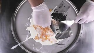 Ice Cream Rolls made out of Lay's Paprika Potato Chips - how to make satisfying Ice Cream - ASMR