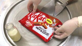 KitKat Ice Cream Rolls | how to make KitKat Chocolate Bar with Cookie, milk and cocoa to Ice Cream