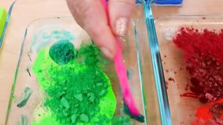 Grinch Green vs Red - Mixing Makeup Eyeshadow Into Slime ASMR - Satisfying Slime Video
