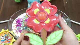 Mixing Glitter and Floam into Glossy Slime | Slime Smoothie | Satisfying Slime Videos #404