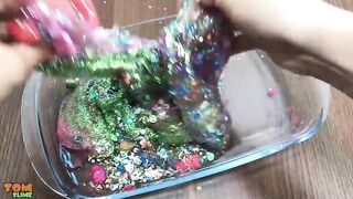MIXING LIPSTICKS AND GLITTER INTO CLEAR SLIME ! RELAXING SATISFYING SLIME ! TOM SLIME