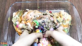 CHRISTMAS SLIME CHALLENGE | MIXING RANDOM THINGS INTO STORE BOUGHT SLIME ! RELAXING SATISFYING SLIME