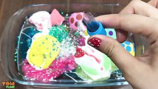 MIXING MAKEUP AND CLAY INTO CLEAR SLIME!!! RELAXING SATISFYING SLIME!! TOM SLIME
