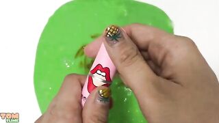 Making Slime with Pipping Bags & Mixing Makeup Into Slime | Tom Slime