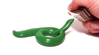 (Magnetic fluid) Playing Magnetic snake with magnetic blocks | Magnetic Toy