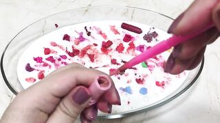 Making Slime with Pipping Bags! Mixing recycling my old Lipsticks into Clear Slime! Slime Video #104