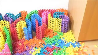 HUGE Domino Squiggle Wall - 12,800 Dominoes