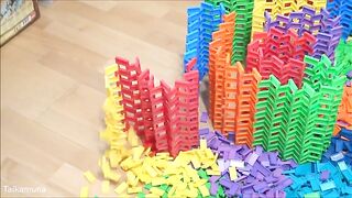 HUGE Domino Squiggle Wall - 12,800 Dominoes